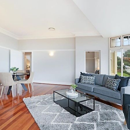Huge Harbour View Apartment In Historic Home Sydney Buitenkant foto