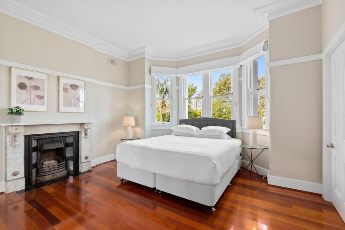 Huge Harbour View Apartment In Historic Home Sydney Buitenkant foto