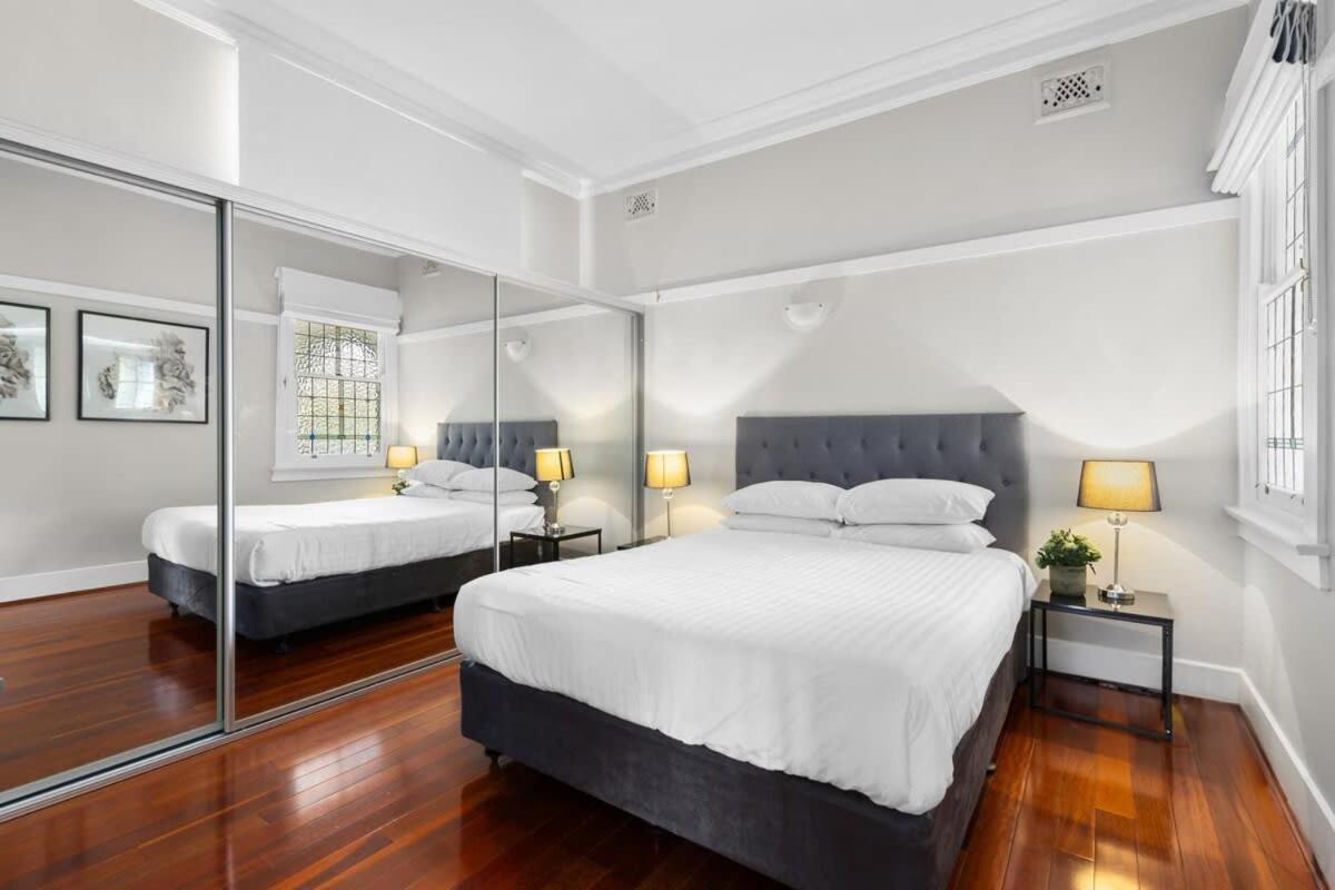 Huge Harbour View Apartment In Historic Home Sydney Buitenkant foto